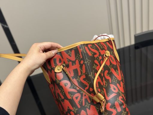 LV shopping bag - Image 5