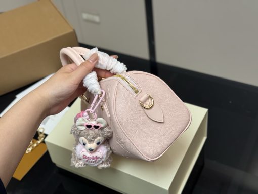 LV pillow bag - Image 5