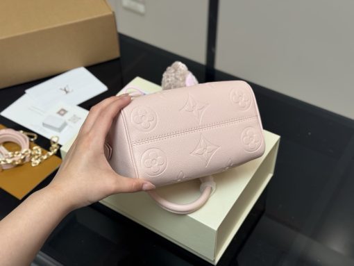 LV pillow bag - Image 3
