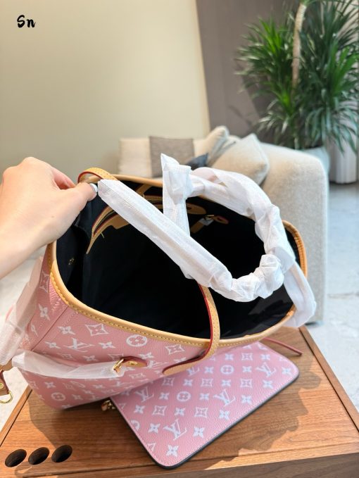 LV shopping bag - Image 4