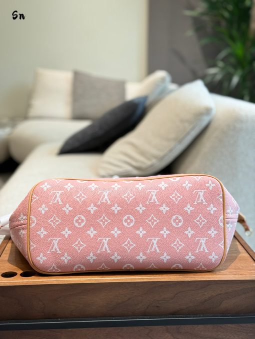 LV shopping bag - Image 3