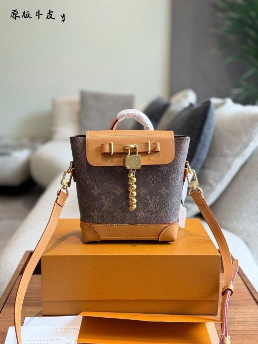 LV Steamer handbag
