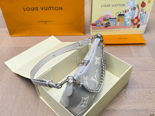 LV horn bag - Image 9