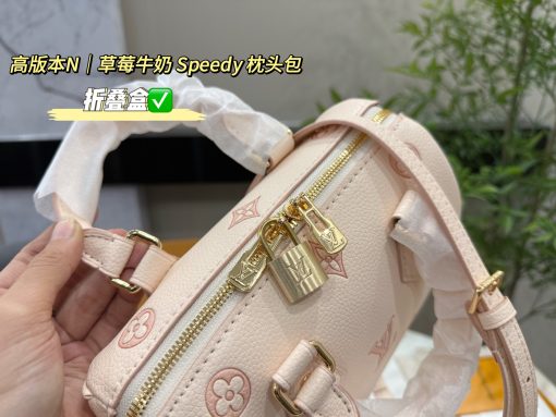 LV pillow bag - Image 6