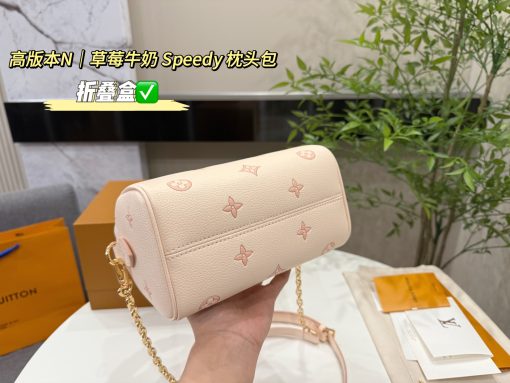 LV pillow bag - Image 4