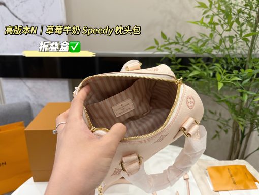 LV pillow bag - Image 3