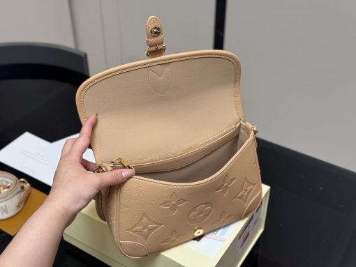 LV baguette bag - Image 7