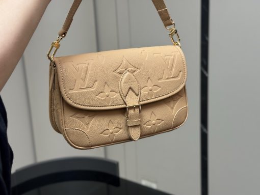 LV baguette bag - Image 2