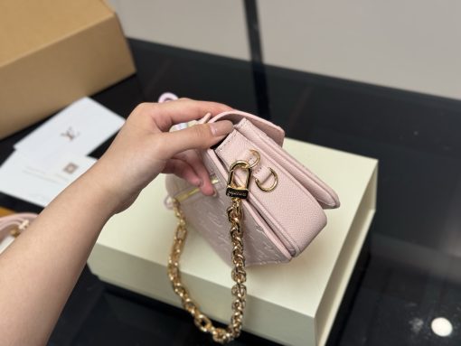 LV messenger bag - Image 5