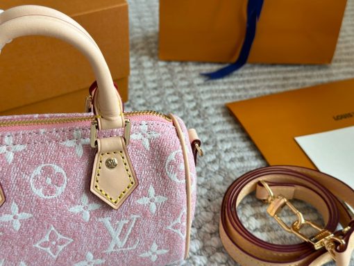 LV pillow bag - Image 9