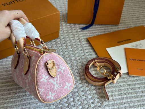 LV pillow bag - Image 8