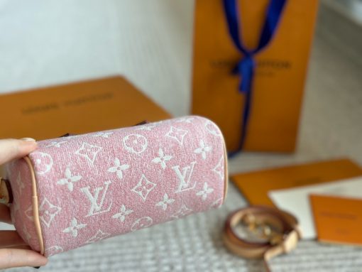 LV pillow bag - Image 6
