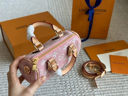 LV pillow bag - Image 5
