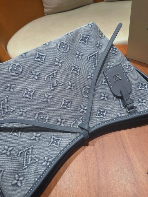 LV Carryall - Image 4