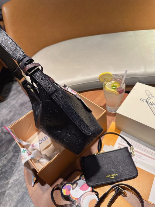 LV crossbody bag - Image 4