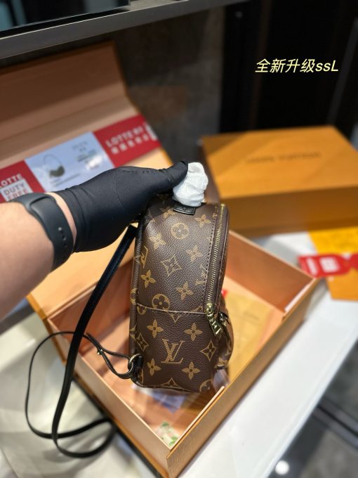 LV backpack - Image 8