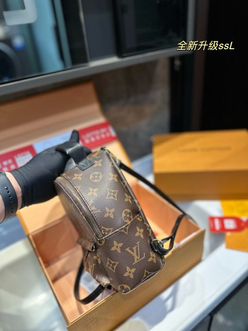 LV backpack - Image 7