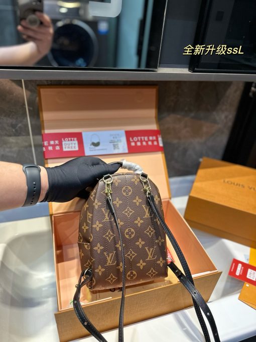 LV backpack - Image 5