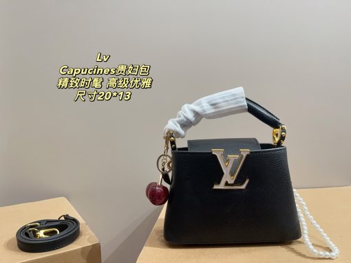LV Capucines - Image 9