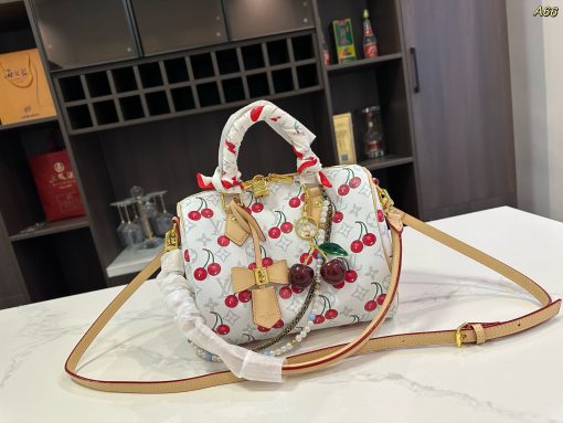 LV pillow bag - Image 8