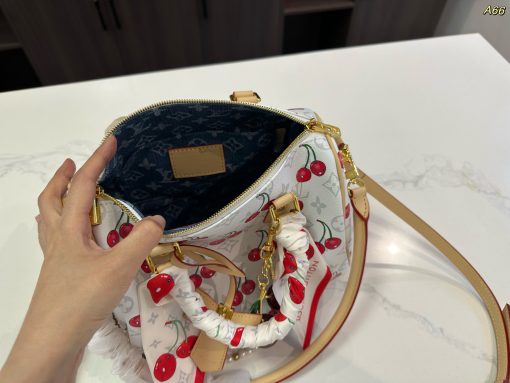 LV pillow bag - Image 2