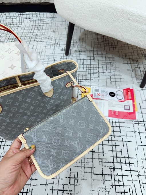 LV tote bag - Image 9