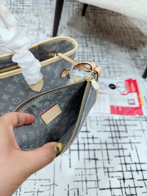 LV tote bag - Image 8