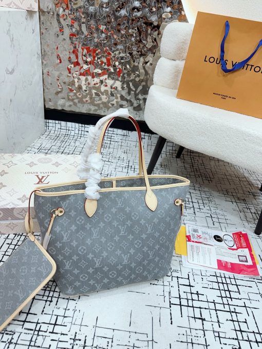 LV tote bag - Image 4