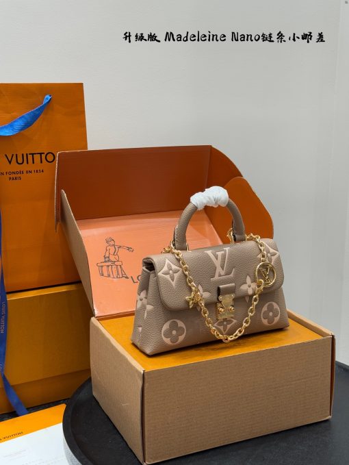 LV messenger bag - Image 6