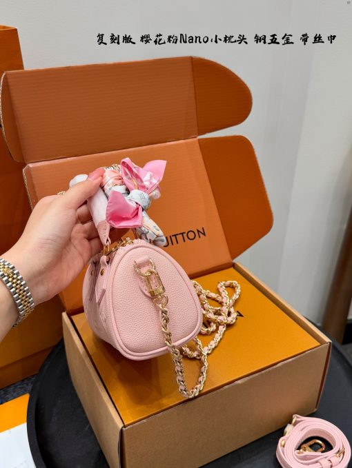 LV pillow bag - Image 4