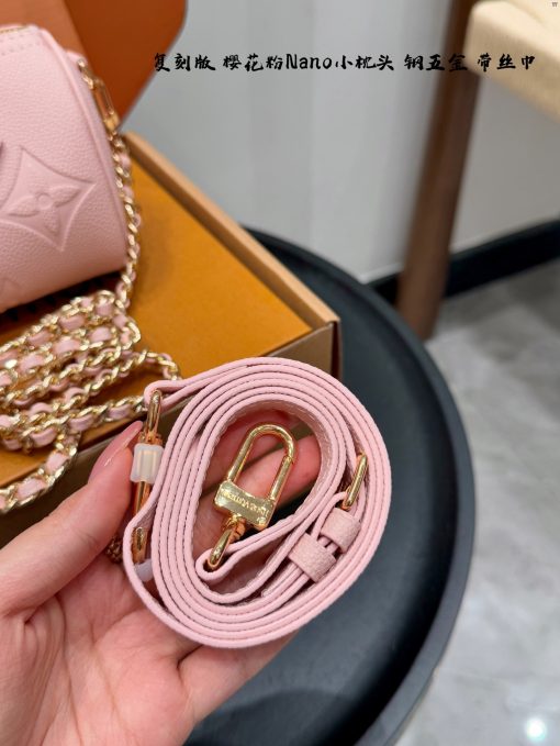 LV pillow bag - Image 2