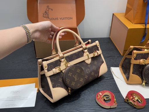 LV tote bag - Image 9