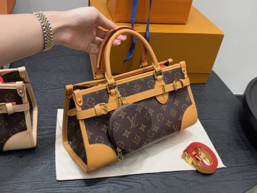 LV tote bag - Image 8