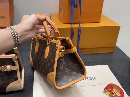 LV tote bag - Image 6