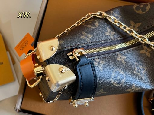 LV soft case bag - Image 8