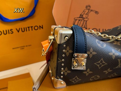 LV soft case bag - Image 7