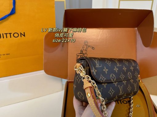 LV underarm bag - Image 8