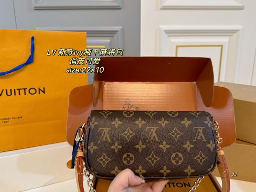 LV underarm bag - Image 7