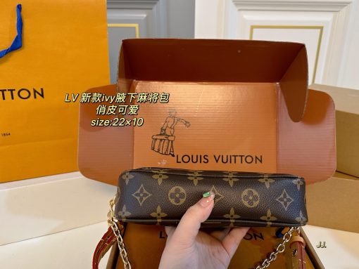 LV underarm bag - Image 6