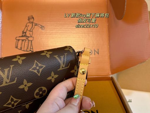 LV underarm bag - Image 4