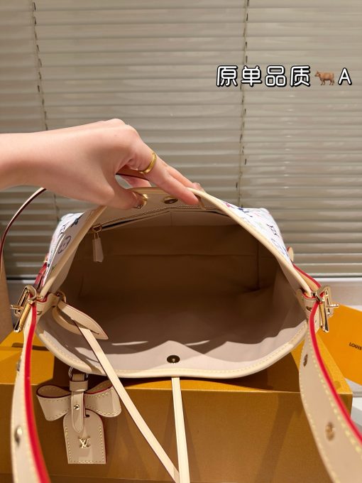LV Carryall - Image 2