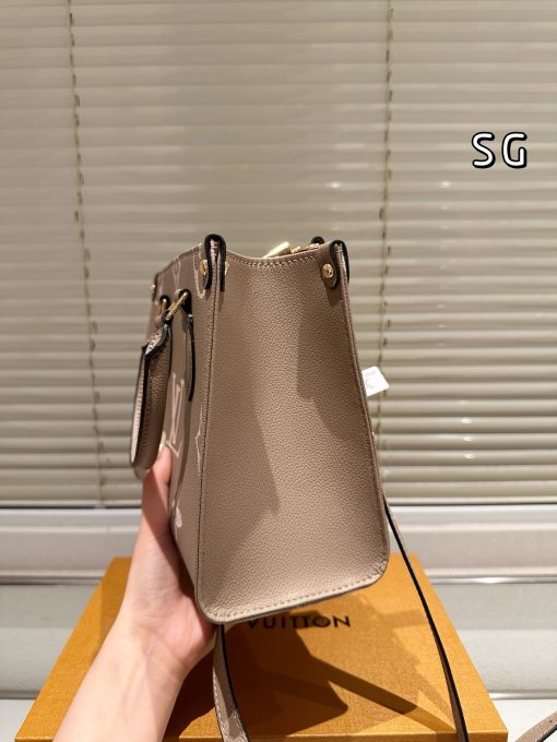 LV Jungle Bag - Image 4