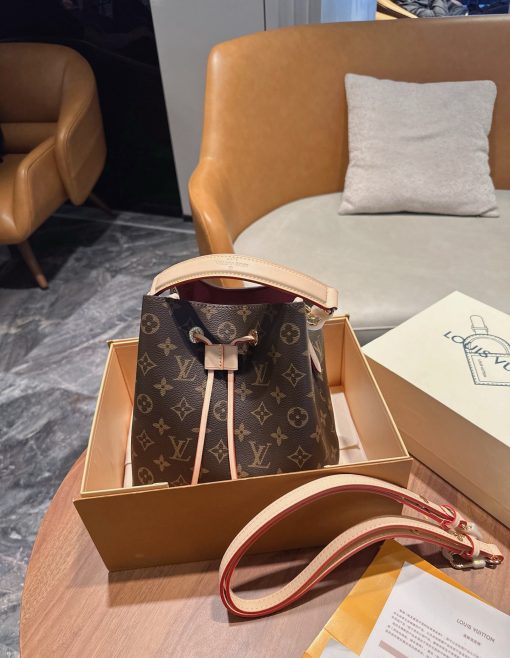 LV bucket bag - Image 7