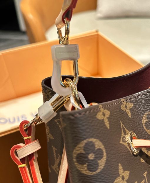 LV bucket bag - Image 4