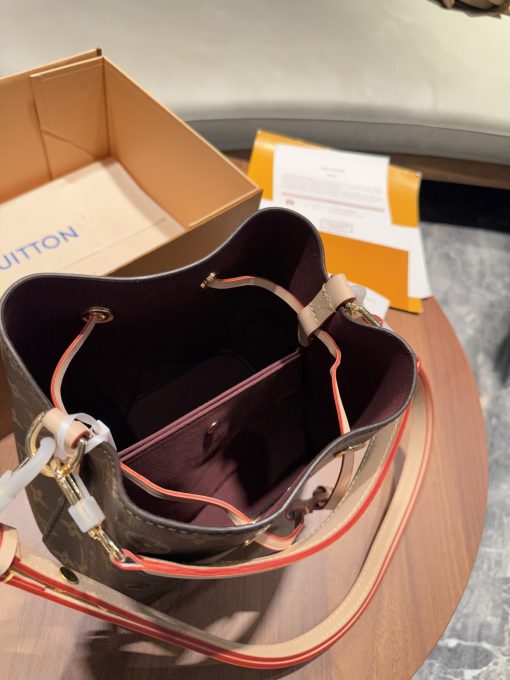 LV bucket bag - Image 3