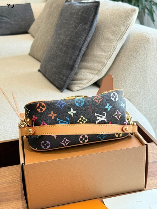 LV underarm bag - Image 5