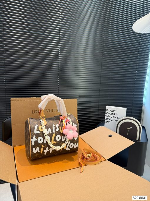 LV pillow bag - Image 10