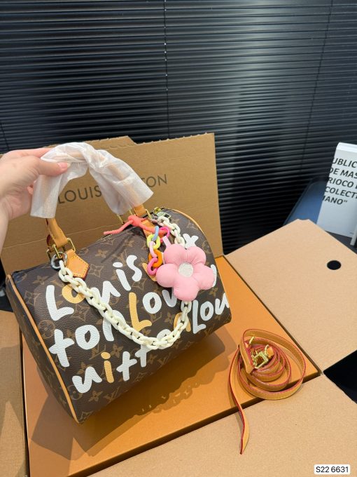 LV pillow bag - Image 8