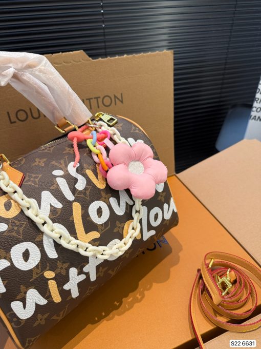 LV pillow bag - Image 6