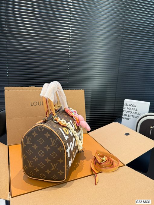 LV pillow bag - Image 5